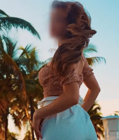 Andrea, 34