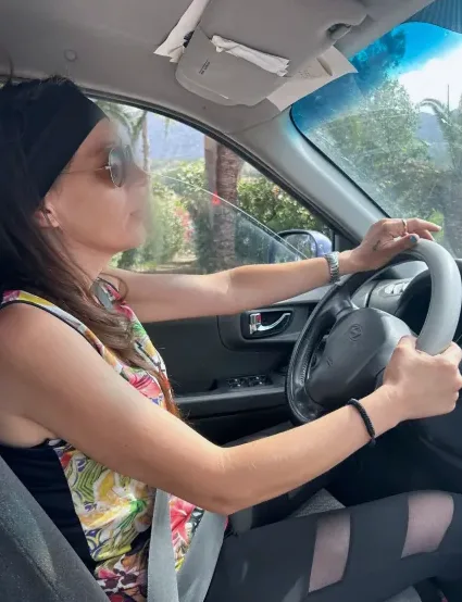 Claudia, 39