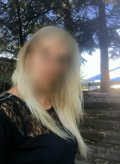 Josephine, 32