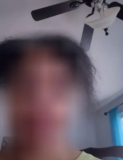 Lara, 39