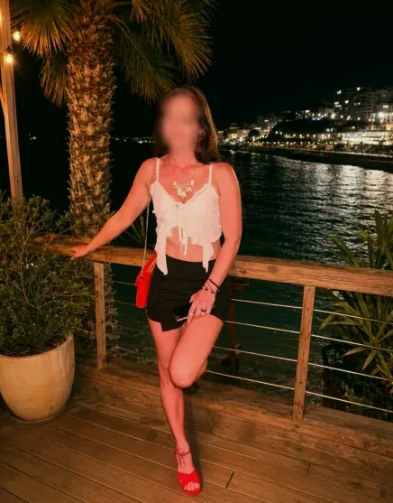 Larissa, 34
