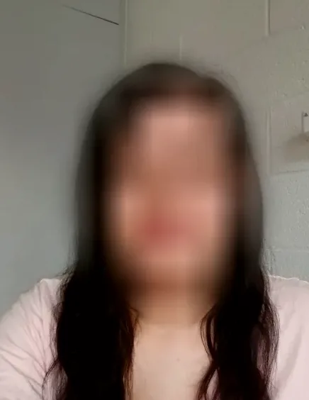 Lilly, 33