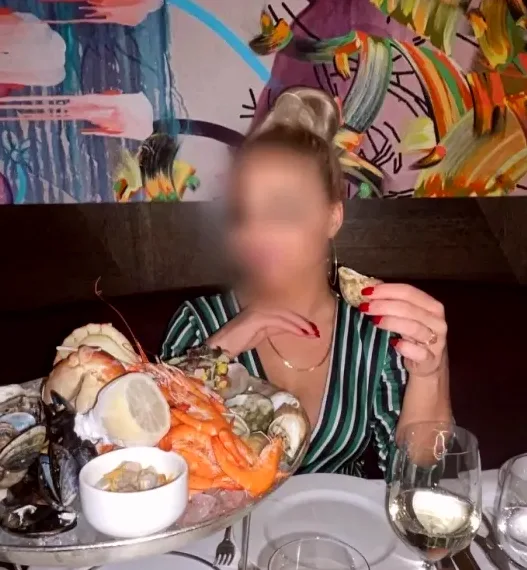 Nicole, 32
