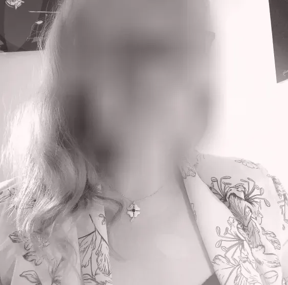 Nina, 34