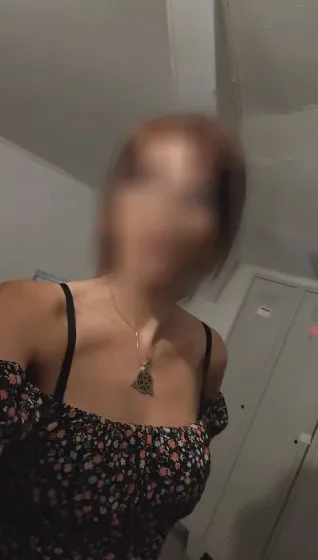 Sabrina, 40